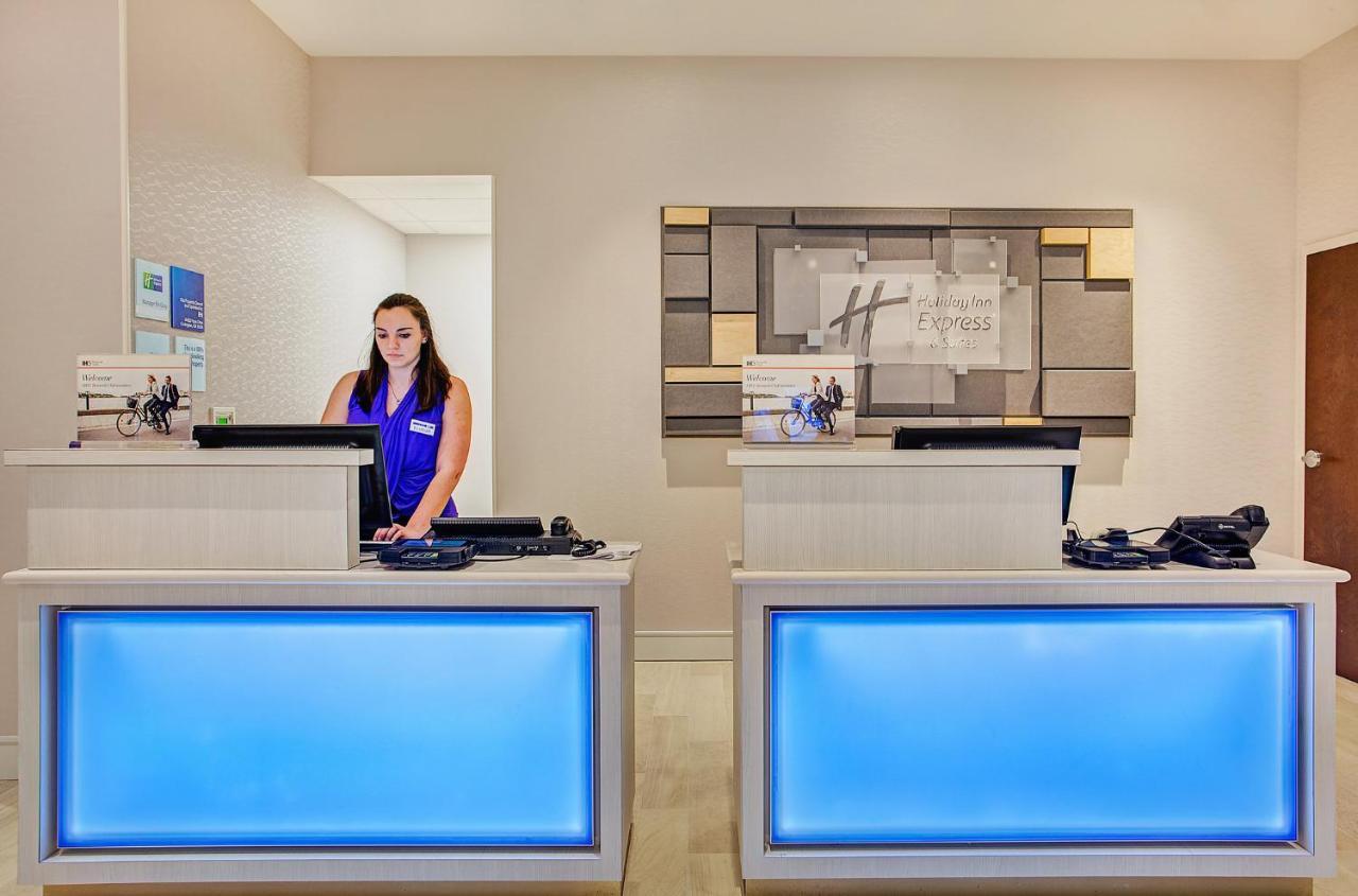 Holiday Inn Express & Suites Covington By Ihg Exterior foto